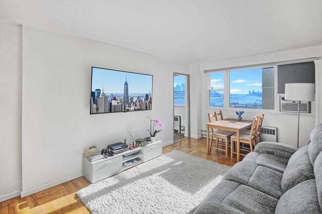 Building Photo - 6515 Boulevard E