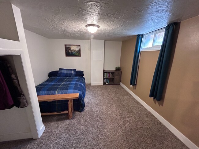 Building Photo - 200 18th St SW