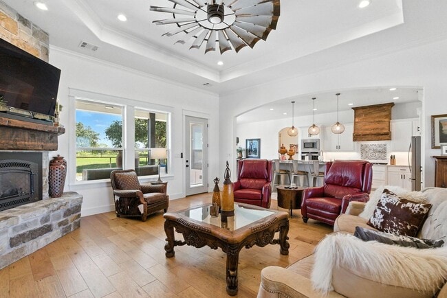 Building Photo - Stunning 5 bedroom horse property coming soon!