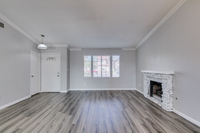 Building Photo - 8392 Gresham Dr