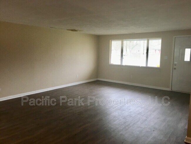 Building Photo - 9403 Shenandoah Dr