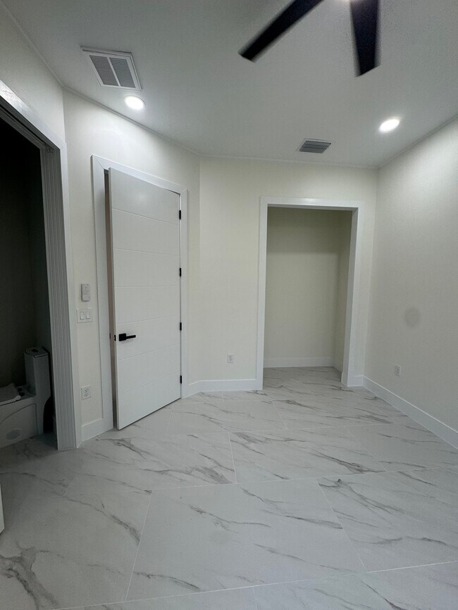 Building Photo - 904 McKinley Ave