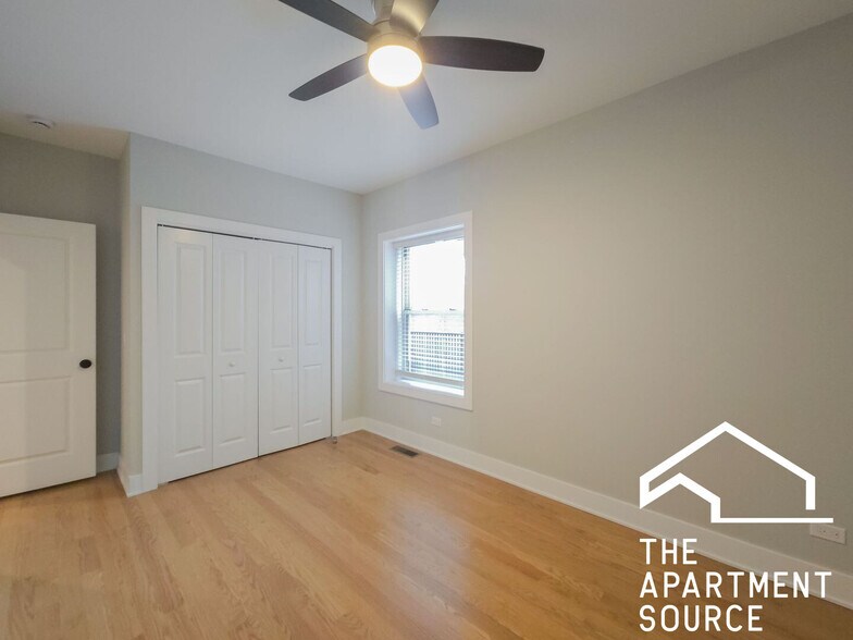 Building Photo - 4847 N Wolcott Ave