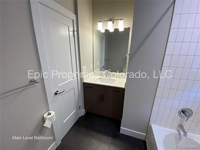 Building Photo - 6012 N Netherland Ct