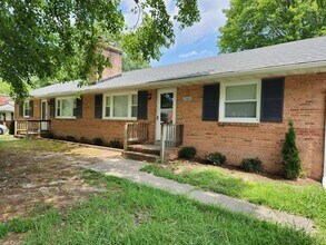 Building Photo - 2 bed 1 bath Duplex Unit-Chesterfield