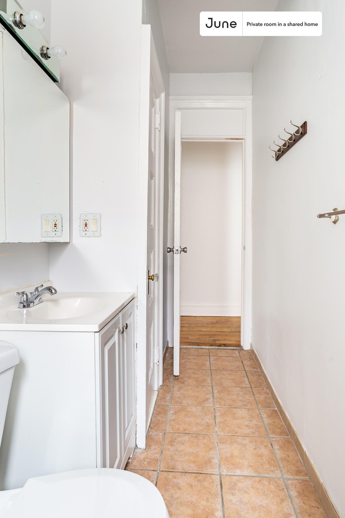 Building Photo - Room in Shared 4 bed/1 bath home