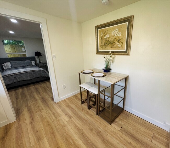 Building Photo - 4716 Siegel St