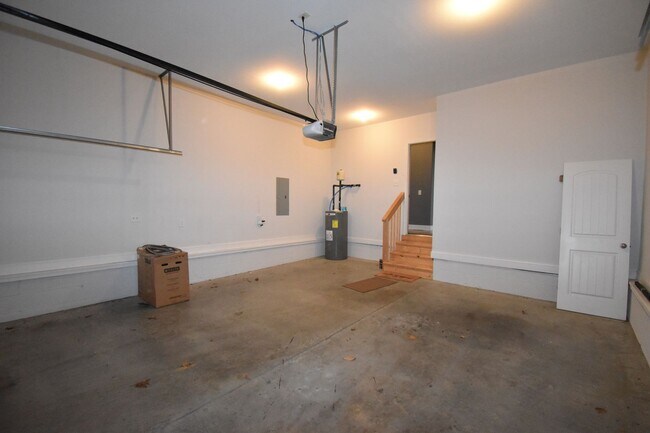 Building Photo - 1072 Fuji Ln