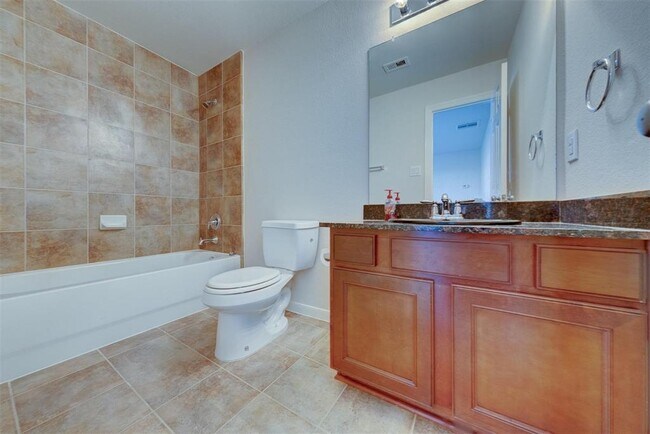 Building Photo - 3117 Clearview Cir