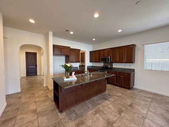 Building Photo - Lake front single story home in gated community!