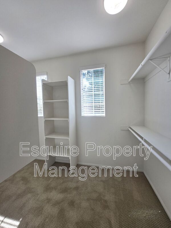 Building Photo - 433 Castiano St
