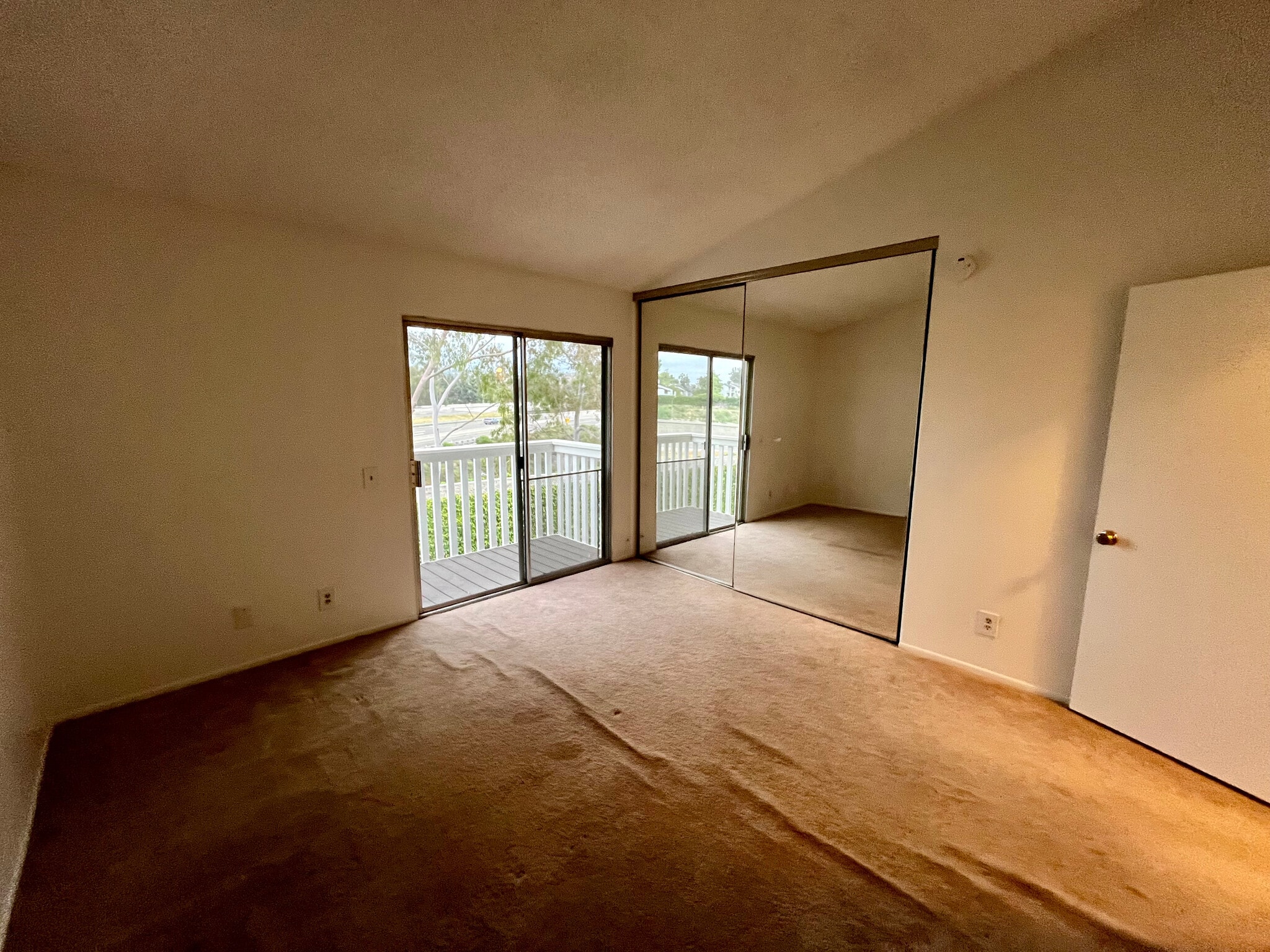 Building Photo - 8 Allenwood Ln