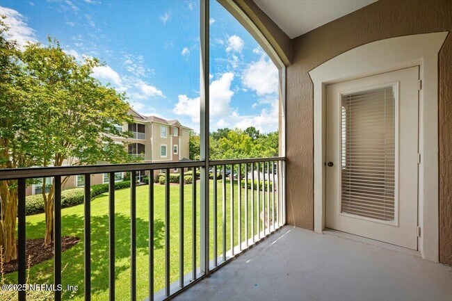 Building Photo - 7990 Baymeadows Cir E