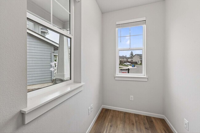 Building Photo - Beautiful 4-Bedroom Camas Home on Quiet Cul-de-Sac | Built in 2020 | Private Backyard