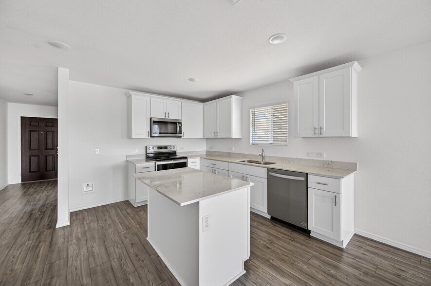 Building Photo - 4417 Benham Dr