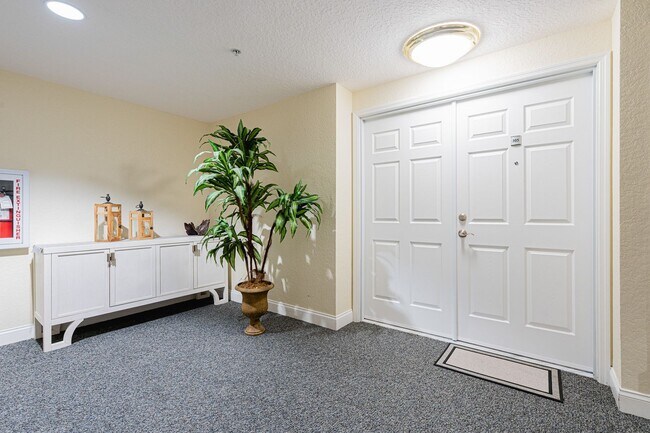Building Photo - Furnished Waterfront 2 Bedroom Condo