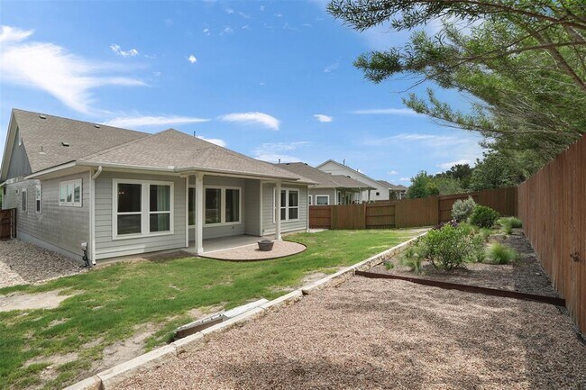 Building Photo - 522 Dayridge Dr