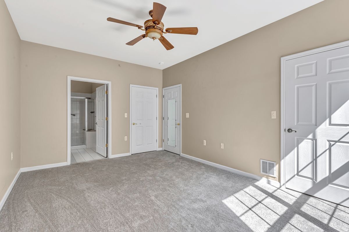 Building Photo - 632 Sophee Ln