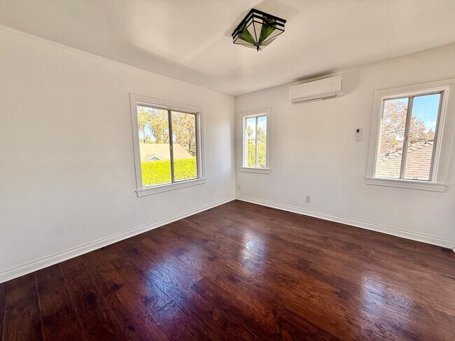 Building Photo - 1801 W 39th St