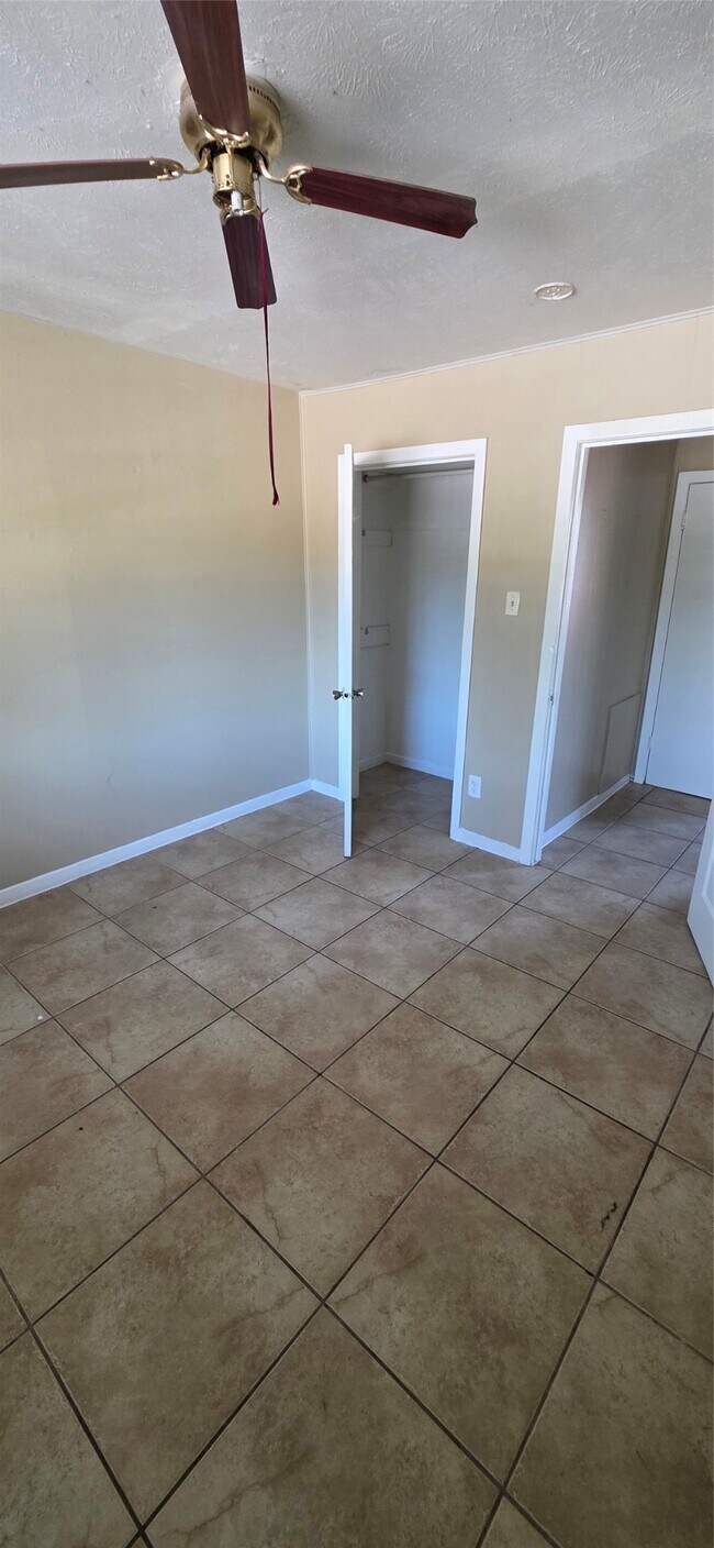 Building Photo - 4005 Irvington Blvd