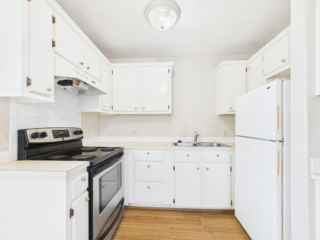 Building Photo - 298 Friendship Ln