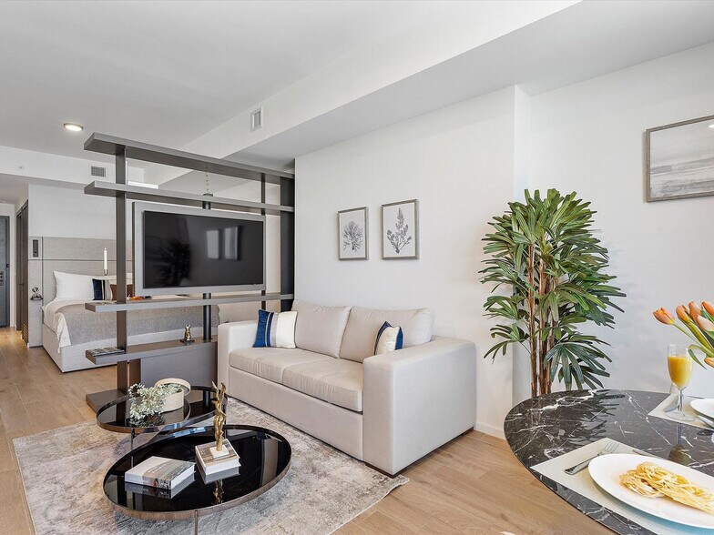 Building Photo - 398 NE 5th St