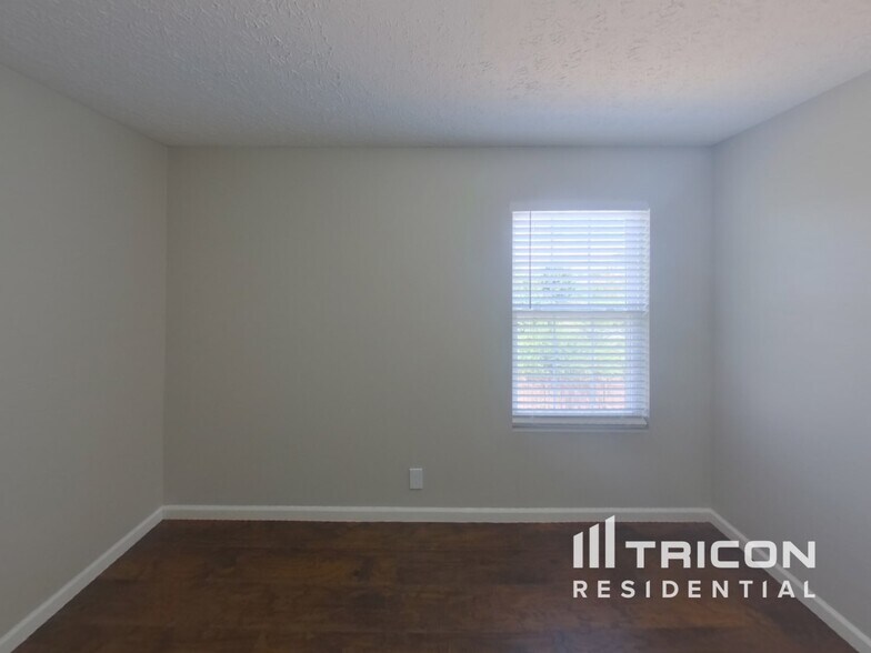 Building Photo - 2639 Apostle Ln