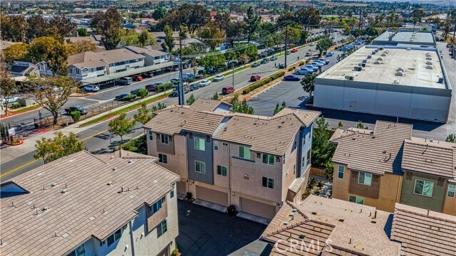 Building Photo - 609 Savi Dr