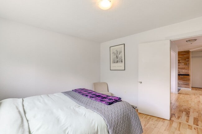 Building Photo - Charming 2Bed 2bath House in Denver