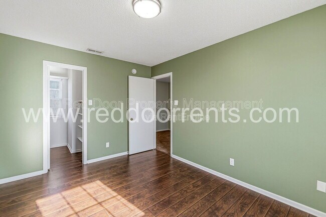 Building Photo - 603 Clear Creek Dr