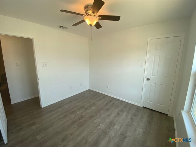 Building Photo - 240 N Mary Jo Dr
