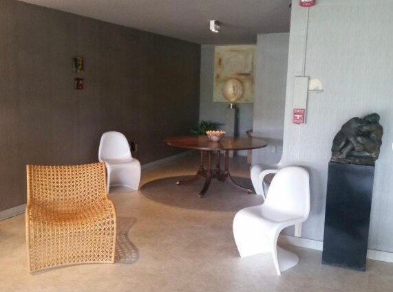 Building Photo - 3080 Walnut Grove Rd