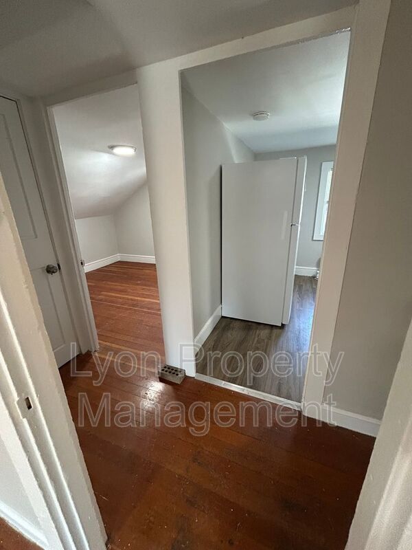 Building Photo - 44 7th St