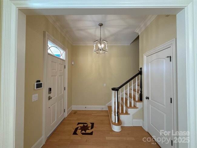 Building Photo - 1109 S Kings Dr