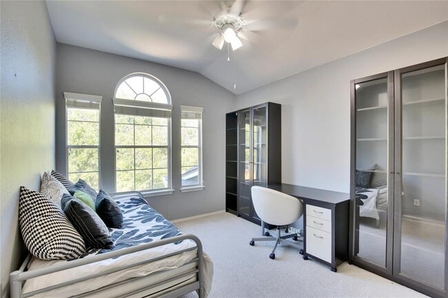 Building Photo - 10321 Beard Ave