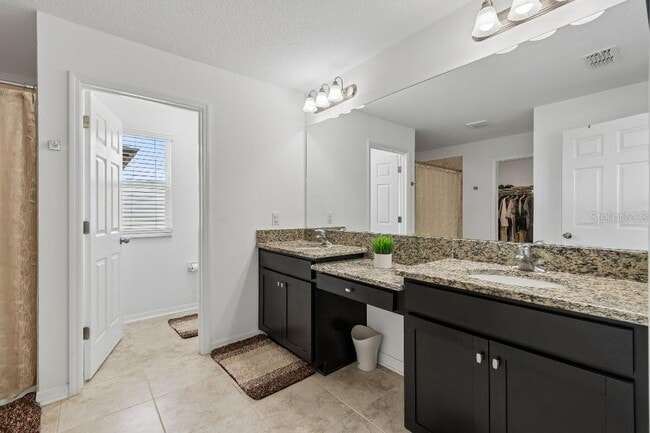 Building Photo - 16011 Sonoma Grv Cir