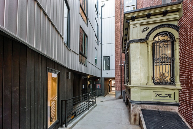 Building Photo - 933 N 29th St