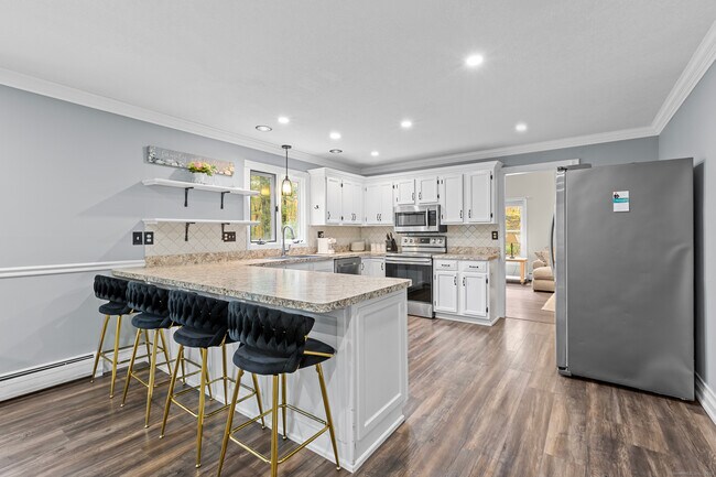 Building Photo - 36 Carriage House Dr