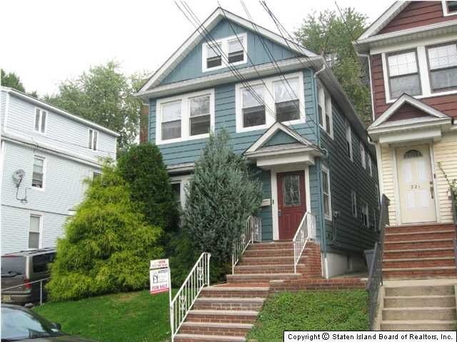 Primary Photo - 219 Oakwood Ave