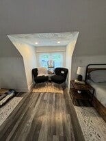 Building Photo - 664 New Castle Road