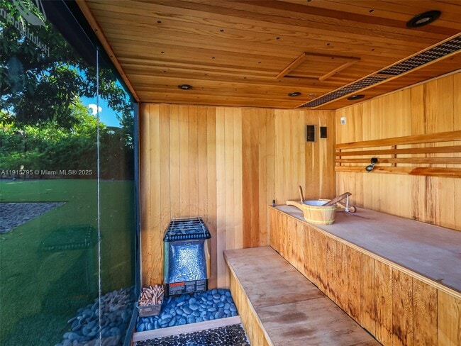 Building Photo - 250 NW 129th Ave