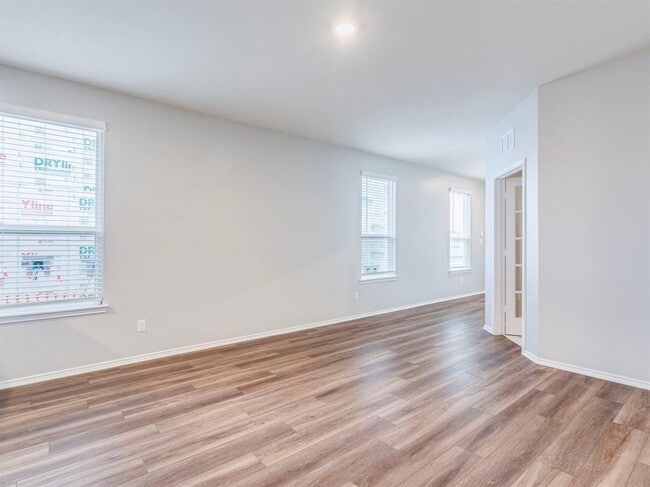 Building Photo - 388 Begonia St