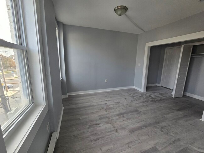 Building Photo - 25 Whittier St