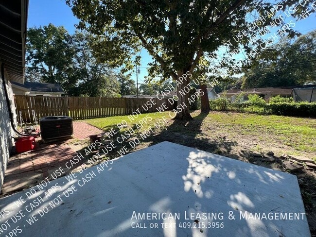 Building Photo - 695 Peyton-