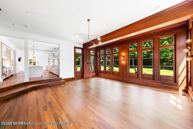 Building Photo - 18 Sheraton Ln