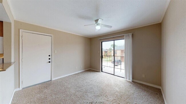 Building Photo - 904 University Oaks Blvd