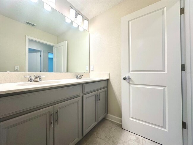 Building Photo - 10247 Love Story St