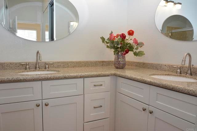 Building Photo - 10880 Sabre Hill Dr