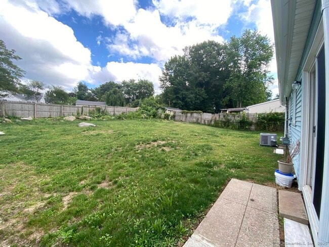 Building Photo - 28 Grove Pl