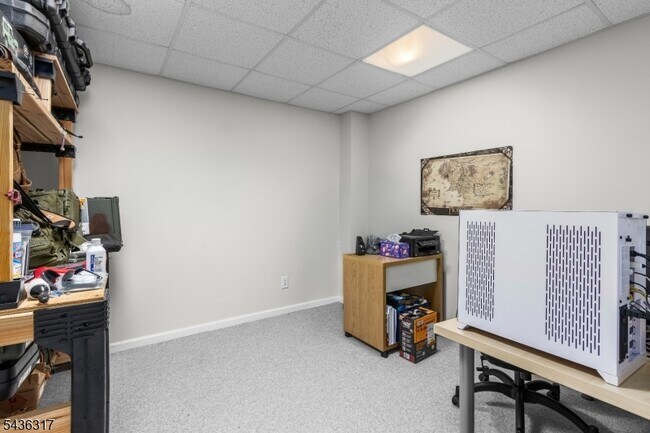 Building Photo - 21 Edgefield Dr
